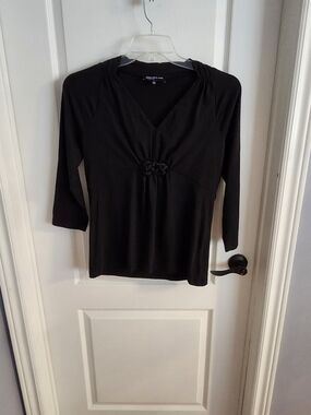 Classic Black Women’s V-Neck Long Sleeve Top